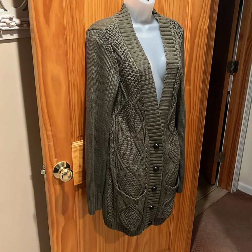 Venus Cardigan Sweater - Picture 3 of 8